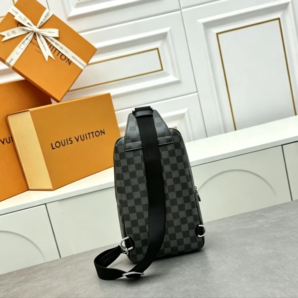 Louis Vuitton Avenue Slingbag Bag - Picture 2 of 6